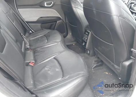 2022 Jeep Compass Latitude Lux 4X4 из США, поврежденный, VIN 3C4NJDFB7NT133335